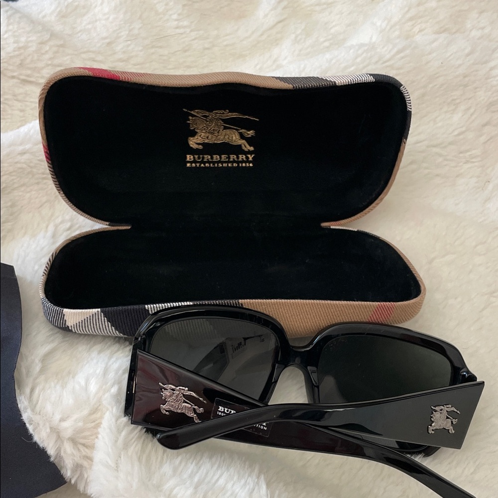 Burberry Black Sunglasses with Plaid Case